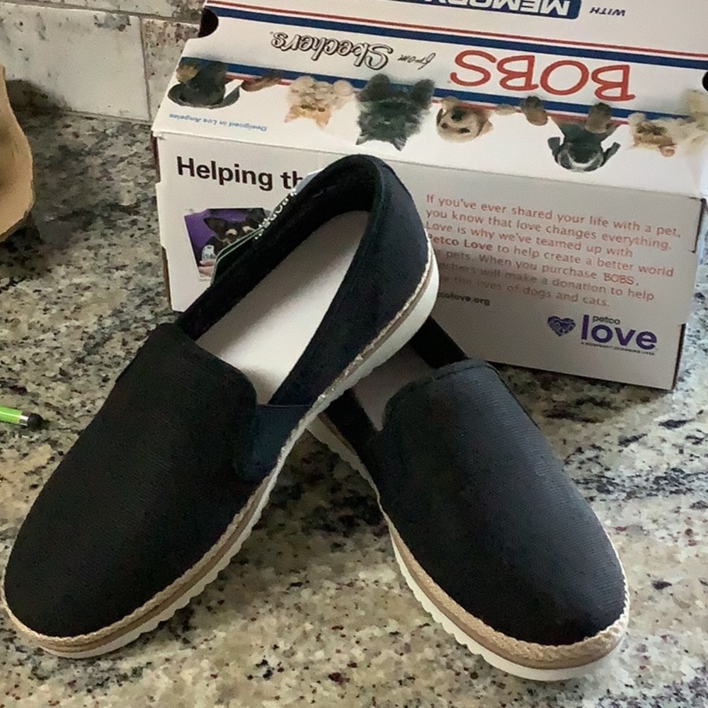 New Black size 7 Bobs Skechers Flexpadrille Espadrille Flats.